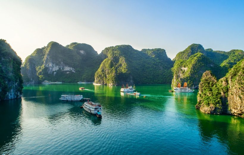 Halong-Bay-Vietnam-12-820x520